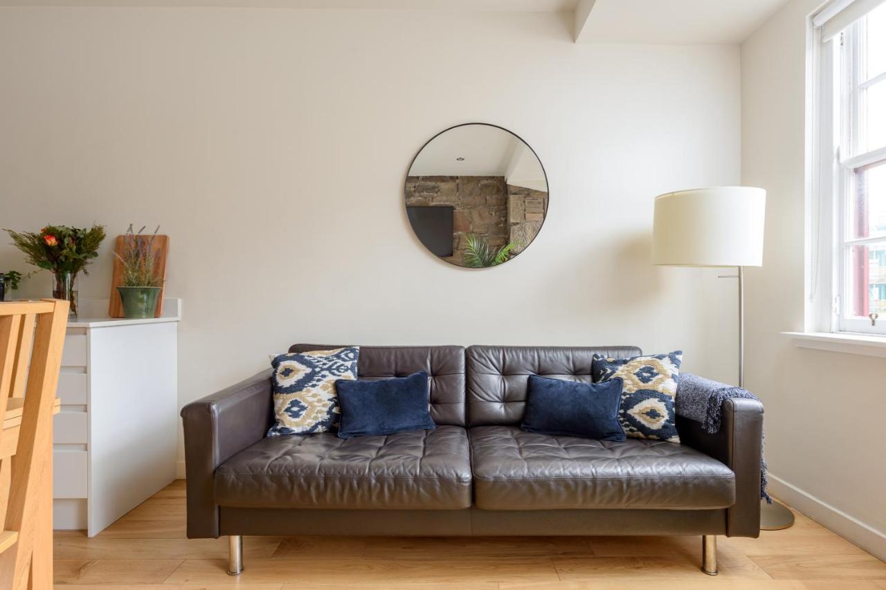 The Lady Stair'S Apartment - Royal Mile เอดินบะระ ภายนอก รูปภาพ